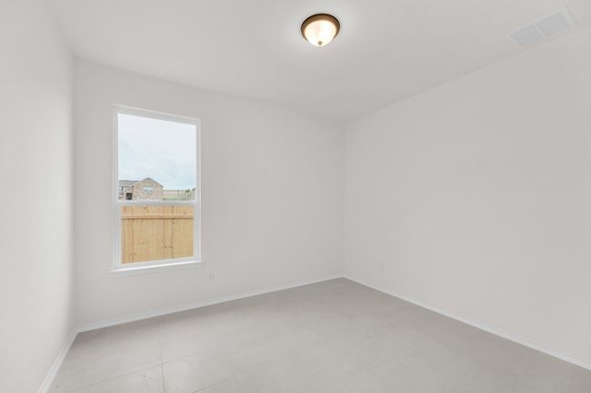15009 Kiger Mustang Dr, House other with 4 bedrooms, 2 bathrooms and 2 parking in Manor TX | Image 26