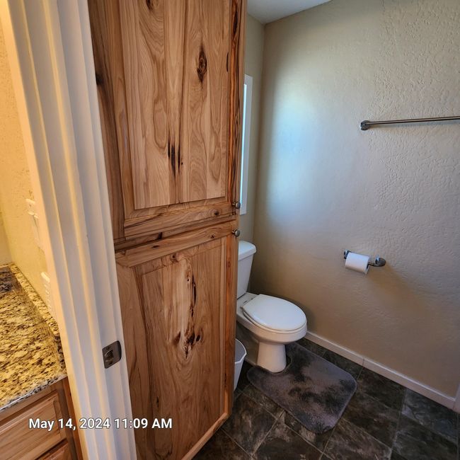 guest bath | Image 14
