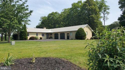 7367 Leisure Ct, Orefield, PA, 18069-2853 | Card Image
