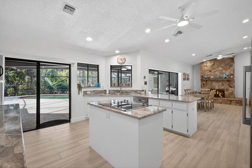 8166 155th Pl N, Palm Beach Gardens, FL, 33418-1874 | Card Image