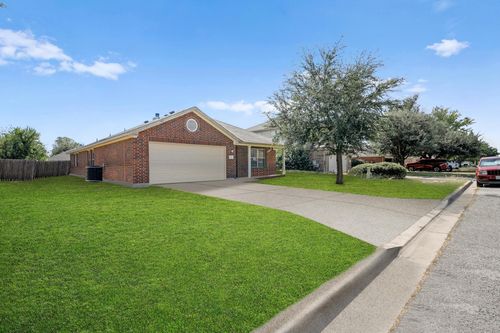 114 Gainer Dr, Hutto, TX, 78634-4338 | Card Image