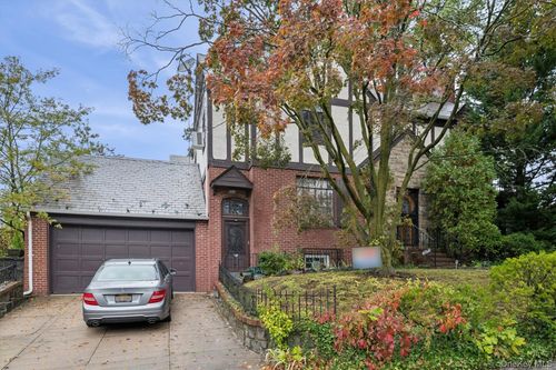 18015 Dalny Rd, Jamaica, NY, 11432-2342 | Card Image