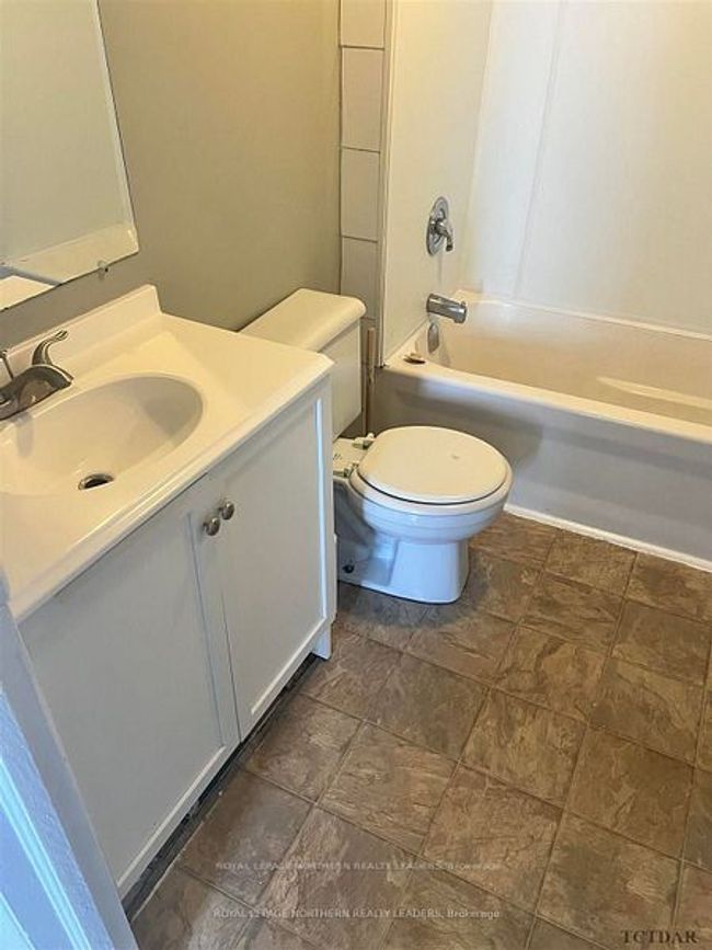131 Sixth Ave, Home with 5 bedrooms, 2 bathrooms and 1 parking in Timmins ON | Image 7