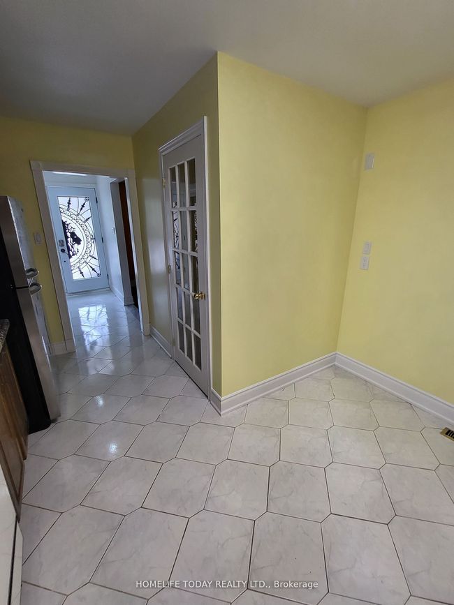 MAIN - 10 Doerr Rd, House other with 3 bedrooms, 1 bathrooms and 1 parking in Scarborough ON | Image 5