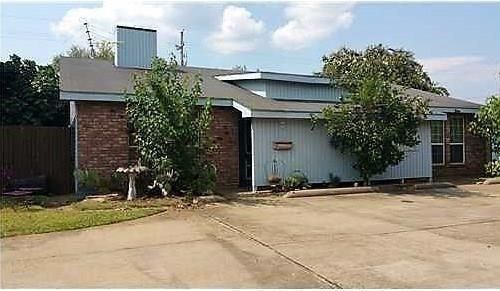 2719 Bayou View Dr, Alexandria, LA, 71303-4204 | Card Image