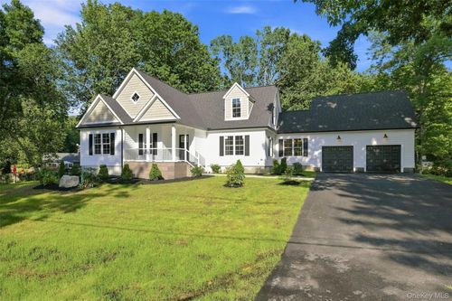 34 Innis Ave, Newburgh, NY, 12550-2626 | Card Image