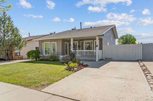 120 Shawnessy Dr Sw, Calgary, AB, T2Y1B4 | Card Image