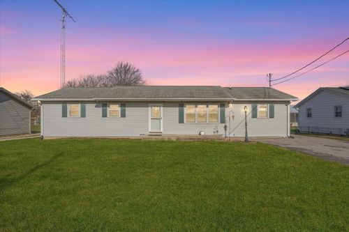 803 E Blackburn St, Paris, IL, 61944-1205 | Card Image