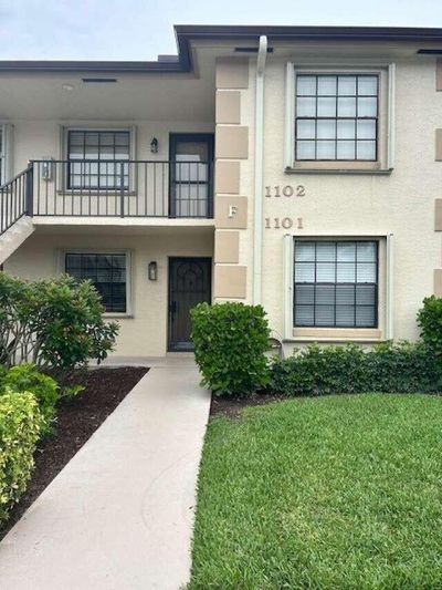 F - 1101 Pinecrest Circle, Condo with 2 bedrooms, 2 bathrooms and null parking in Jupiter FL | Image 1