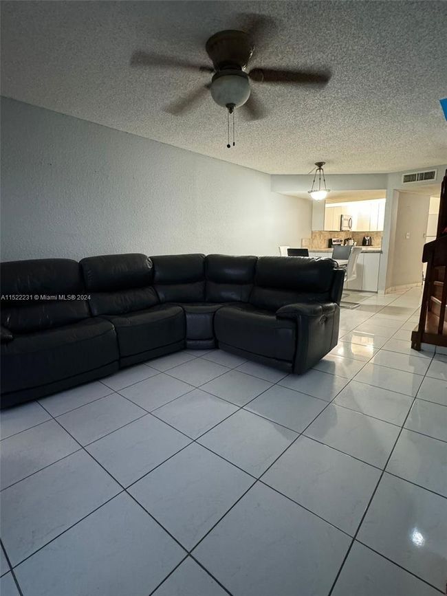 APT-215 - 210 W 68 Th St, Condo with 2 bedrooms, 2 bathrooms and null parking in Hialeah FL | Image 9