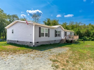 122 Mossy Brook Trail, House other with 4 bedrooms, 2 bathrooms and null parking in Hendersonville NC | Image 2