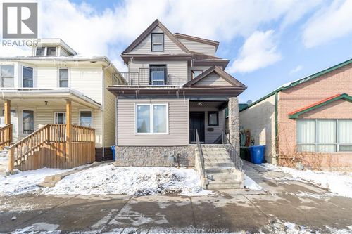 446 Wyandotte St W, Windsor, ON, N9A5X4 | Card Image