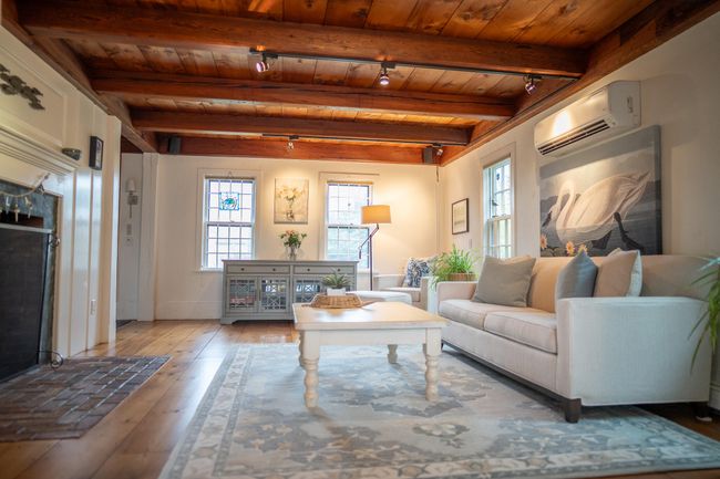 Living Room | Image 22
