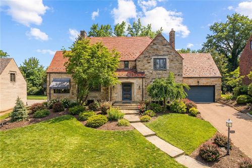 43 Hoodridge Dr, Mt. Lebanon, PA, 15228-1801 | Card Image