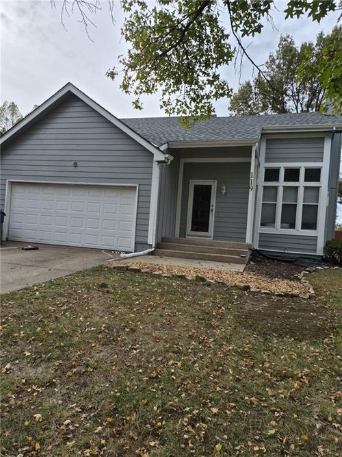 119 S Janell Dr, Olathe, KS, 66061-3851 | Card Image