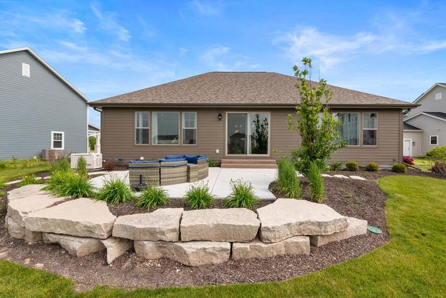N55W19373 Red Crown Lane, House other with 4 bedrooms, 3 bathrooms and null parking in Menomonee Falls WI | Image 46