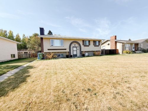 5624 57 St, Rocky Mountain House, AB, T4T1H7 | Card Image
