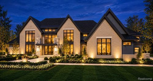 556 Barrington Ct, Bloomfield Hills, MI, 48304-2121 | Card Image