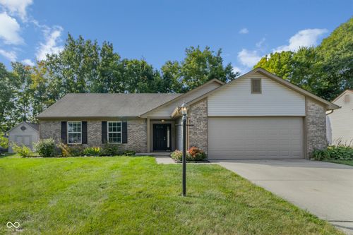 5337 Pine Hill Dr, Noblesville, IN, 46062-8323 | Card Image