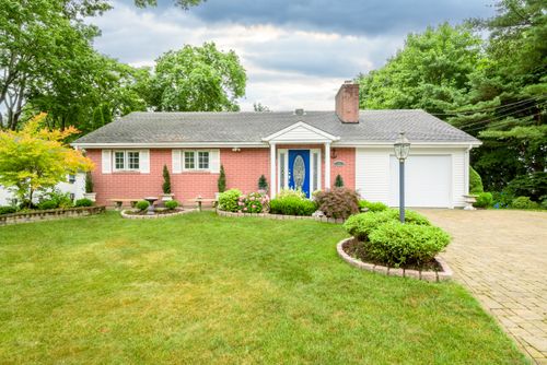 92 Grove Beach Rd S, Westbrook, CT, 06498-1692 | Card Image