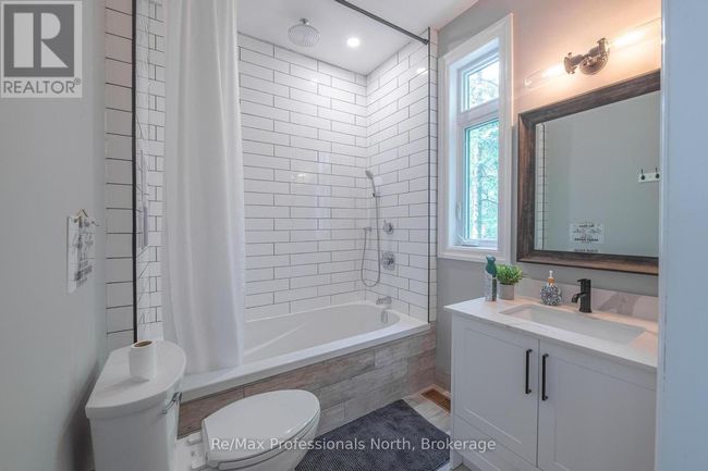 1024 Albert Lane E, House other with 5 bedrooms, 3 bathrooms and 3 parking in Algonquin Highlands (Sherborne) ON | Image 18