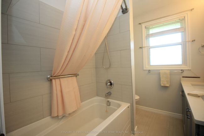 2294 Gore St, House other with 4 bedrooms, 2 bathrooms and 4 parking in Mount Brydges ON | Image 21
