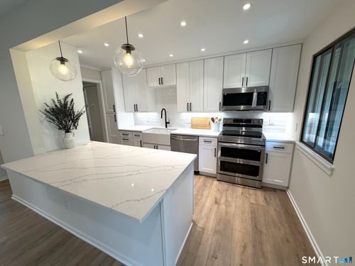 c-32 Heritage Vlg, Southbury, CT, 06488-1641 | Card Image