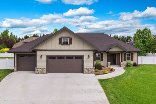 24 White Bark, Kalispell, MT, 59901-2122 | Card Image