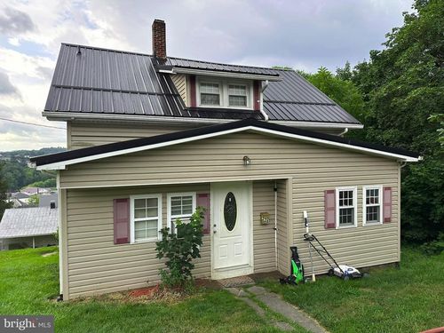 228 E 2nd St, Everett, PA, 15537-1233 | Card Image