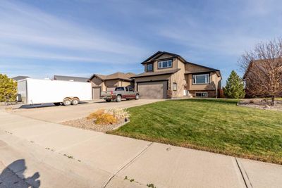 3203 22 St, House other with 4 bedrooms, 3 bathrooms and 4 parking in Coaldale AB | Image 2