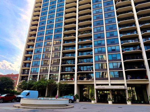 2110j-1560 N Sandburg Ter, Chicago, IL, 60610-1343 | Card Image