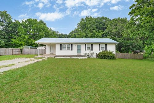 111 Meadow Creek Dr, Crossville, TN, 38572-3858 | Card Image
