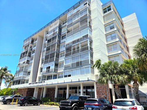 2k-16850 S Glades Dr, North Miami Beach, FL, 33162-2909 | Card Image