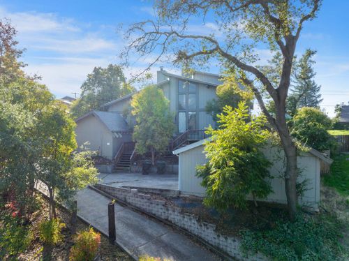 6128 Oakgreen Cir, Carmichael, CA, 95608-1011 | Card Image