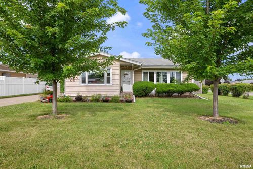 3005 7th St, East Moline, IL, 61244-3259 | Card Image