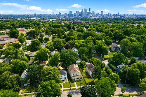 2410 James Ave N, Minneapolis, MN, 55411-1935 | Card Image
