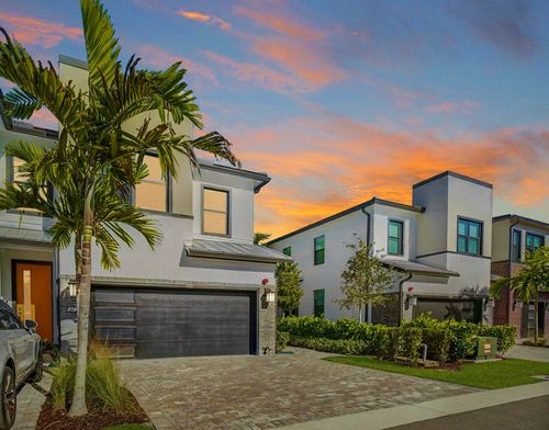 770 Nw 82nd Ter, Plantation, FL, 33324-1235 | Card Image