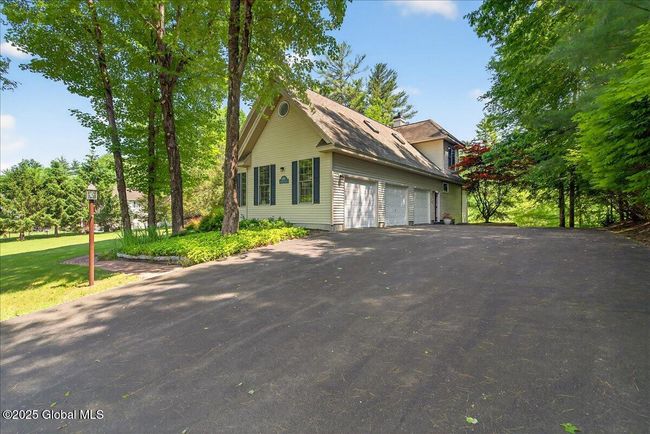 460 Grand Ave, House other with 3 bedrooms, 4 bathrooms and 6 parking in Saratoga Springs NY | Image 13