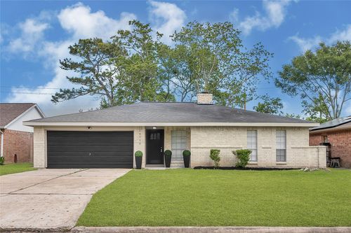16715 Bougainvilla Ln, Friendswood, TX, 77546-3413 | Card Image