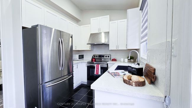 42 Deepcoral Crt, House attached with 4 bedrooms, 4 bathrooms and 3 parking in Brampton ON | Image 17