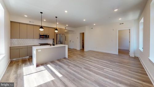 3-812 N 16th St, PHILADELPHIA, PA, 19130-2228 | Card Image