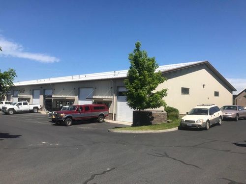 140-840 Se Woodland Blvd, Bend, OR, 97702-1447 | Card Image