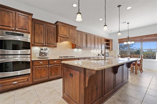 172 Mirafield Ln, Austin, TX, 78737-4676 | Card Image