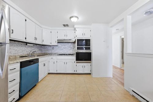 apt-3-1327 Bell Blvd, Bayside, NY, 11360-1204 | Card Image