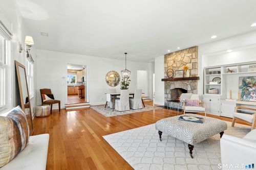 13 Chestnut St, Darien, CT, 06820-4209 | Card Image