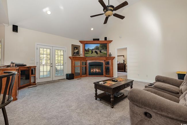 TV and ET Systems with Indoor/Back Porch Speakers stay with the property | Image 25