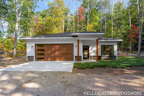 11300 Apache Wells Ct, Canadian Lakes, MI, 49346 | Card Image