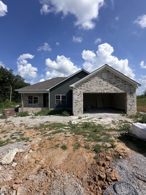 211 Bedford Ct, Hopkinsville, KY, 42240-2718 | Card Image