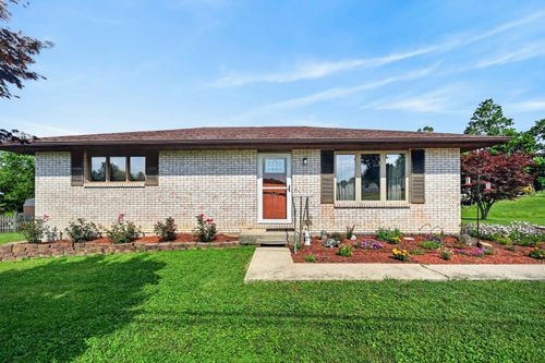 601 Pleasant View Dr, Aurora, IN, 47001-9486 | Card Image
