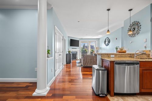 apt-402-52 Main St, Nashua, NH, 03064-2700 | Card Image